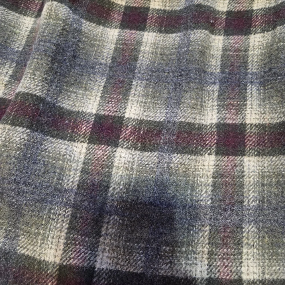 American Eagle Outfitters chic plaid